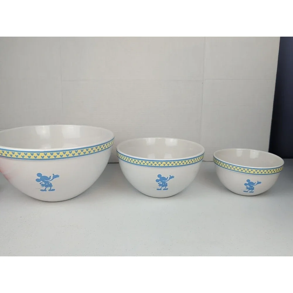 Nesting MIXING BOWLS Large is 11x6